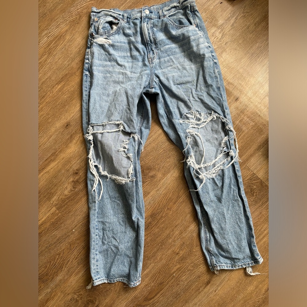 American Eagle Mom Jeans